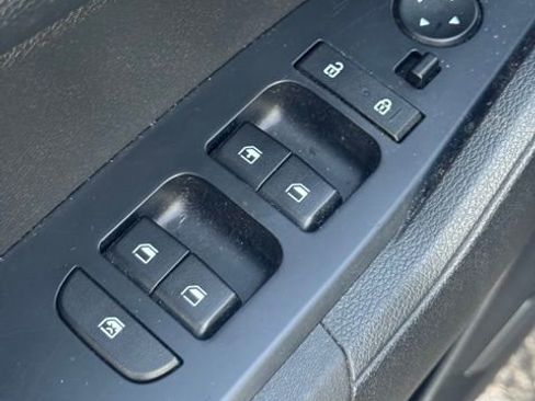 Used 2023 Kia Sportage LX image 5