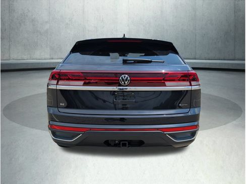 Used 2024 Volkswagen Atlas Cross Sport SE AWD/4WD image 4