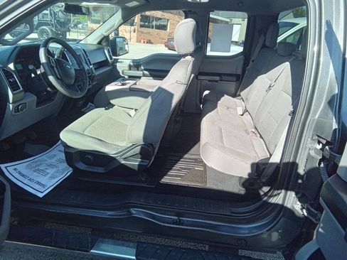 Used 2017 Ford F150 XLT image 12