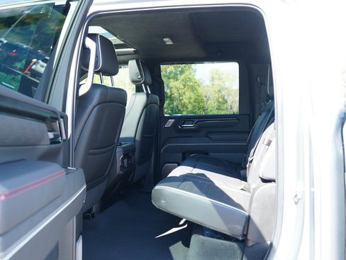 Used 2024 GMC Sierra 2500 AT4X AWD/4WD image 19