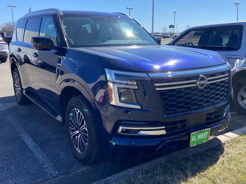 Used 2025 Nissan Armada Platinum image 1