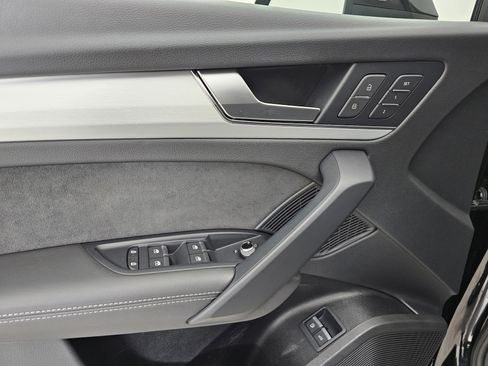 Used 2023 Audi Q5 e Premium Plus w/ Premium Plus Package image 13