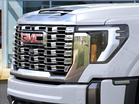 New 2026 GMC Sierra 2500 Denali w/ Denali Reserve Package AWD/4WD image 13