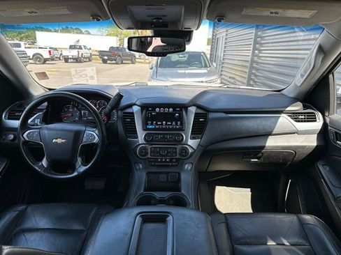 Used 2019 Chevrolet Suburban LT image 21