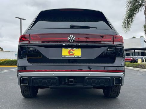 New 2025 Volkswagen Atlas Peak Edition SE image 10