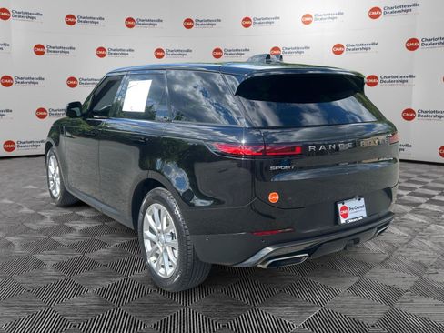 Used 2024 Land Rover Range Rover Sport SE AWD/4WD image 3