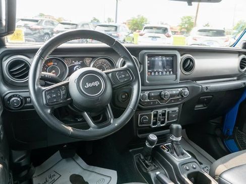Used 2022 Jeep Gladiator Sport AWD/4WD image 12