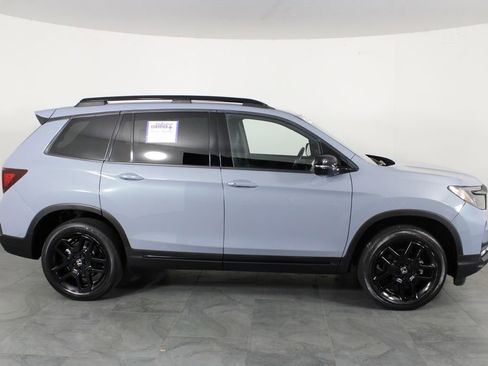 Used 2024 Honda Passport Black Edition image 13