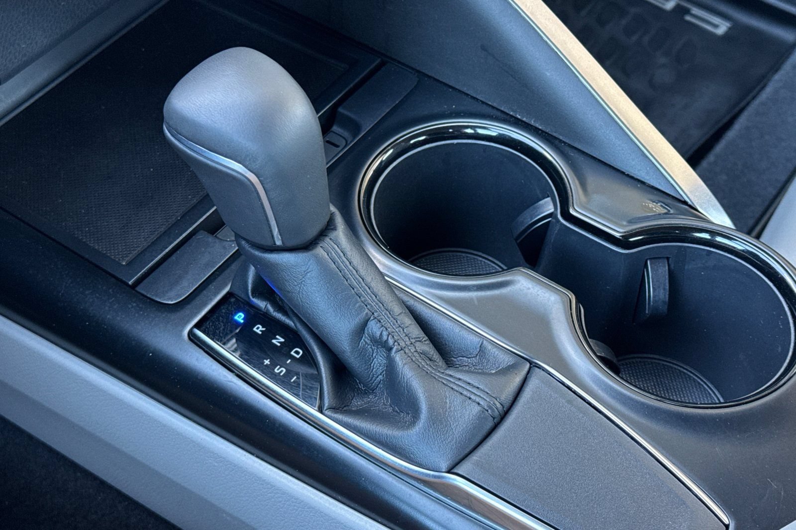 Certified 2019 Toyota Camry SE w/ Convenience Package FWD image 25