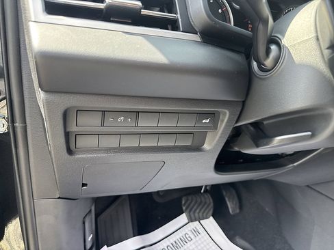 New 2025 Mitsubishi Outlander SE image 20