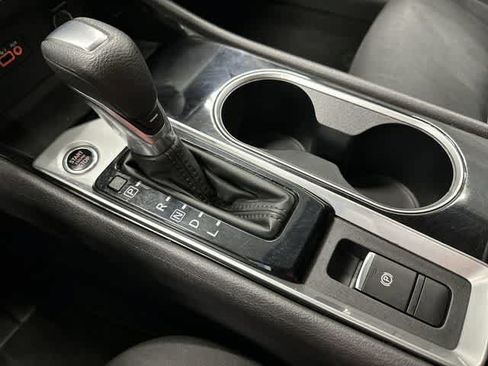 Used 2024 Nissan Altima 2.5 SV AWD/4WD image 24