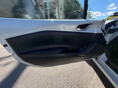 Used 2016 MAZDA MX-5 Miata Club RWD image 12