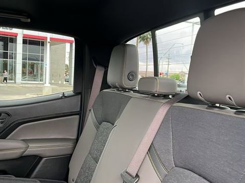 Used 2024 Chevrolet Colorado ZR2 w/ Technology Package AWD/4WD image 18