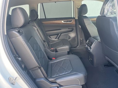 New 2026 Volkswagen Atlas SE FWD image 31
