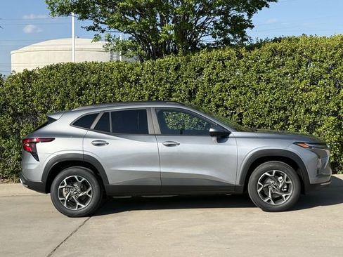 New 2026 Chevrolet Trax LT image 3