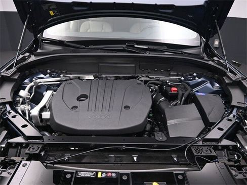 New 2025 Volvo XC60 B5 Core image 31