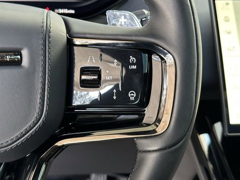 Used 2024 Land Rover Range Rover Sport image 17