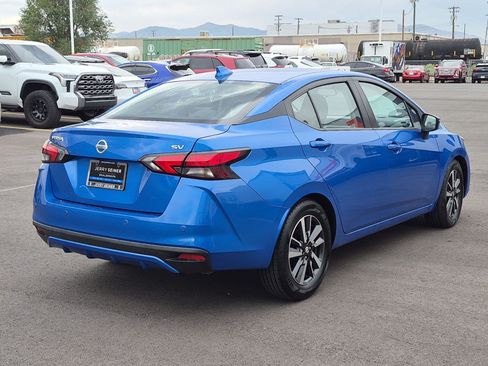 Used 2021 Nissan Versa SV FWD image 5