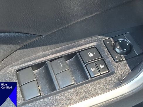 Used 2020 Toyota RAV4 XLE w/ Convenience Package FWD image 13
