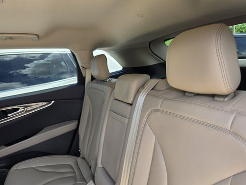 Used 2022 Lincoln Nautilus FWD image 10