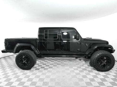 Used 2024 Jeep Gladiator Sport AWD/4WD image 4