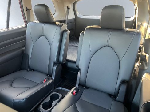 Used 2024 Toyota Grand Highlander XLE image 19