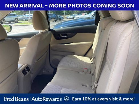Used 2019 Nissan Rogue SV w/ Premium Package AWD/4WD image 9