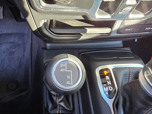 Used 2021 Jeep Gladiator Overland image 24