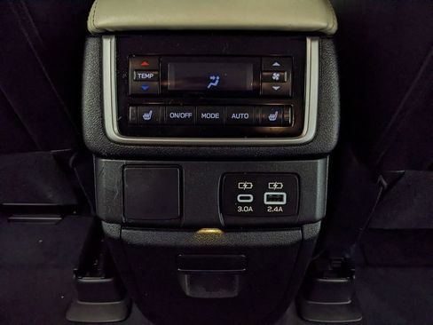 Used 2023 Subaru Ascent Limited AWD/4WD image 18