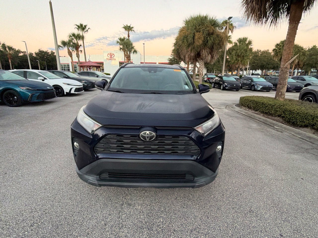 Used 2019 Toyota RAV4 XLE FWD image 5