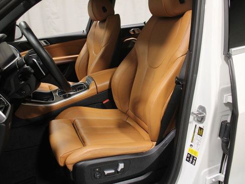 Used 2022 BMW X5 xDrive40i w/ Premium Package image 12