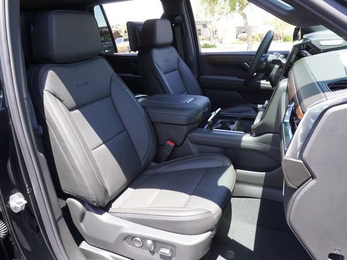 New 2026 GMC Yukon Denali w/ Denali Reserve Package AWD/4WD image 15