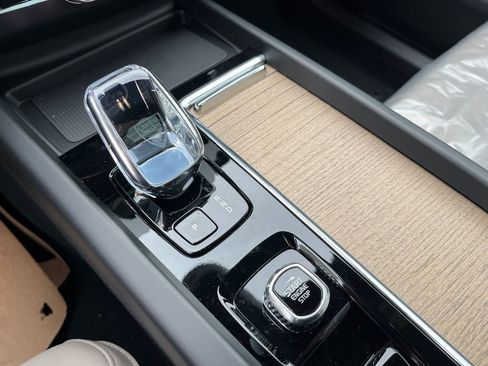 New 2026 Volvo XC60 B5 Plus w/ Protection Package Premier image 18