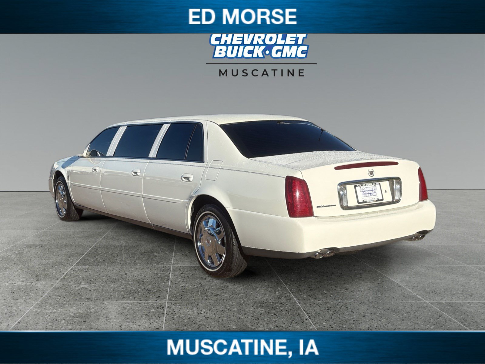 Used 2002 Cadillac De Ville Limousine FWD image 3