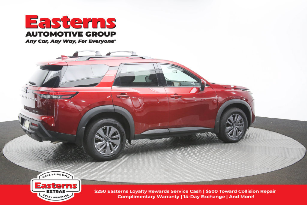 Used 2024 Nissan Pathfinder SV AWD/4WD image 45