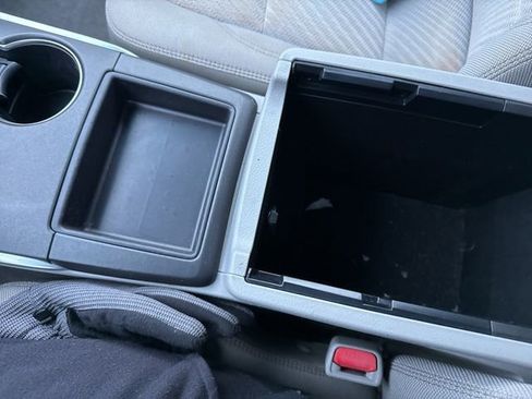 Used 2017 Toyota Camry LE image 18