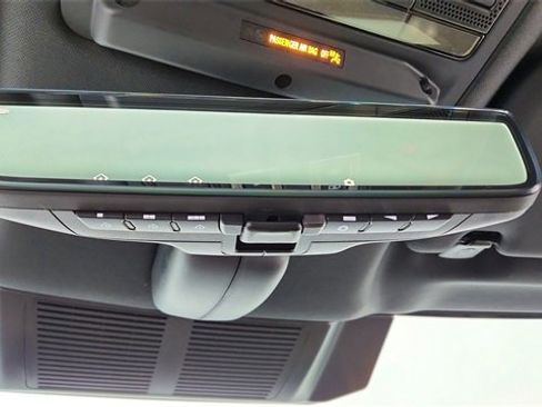 Used 2025 Land Rover Defender 90 X-Dynamic SE image 50