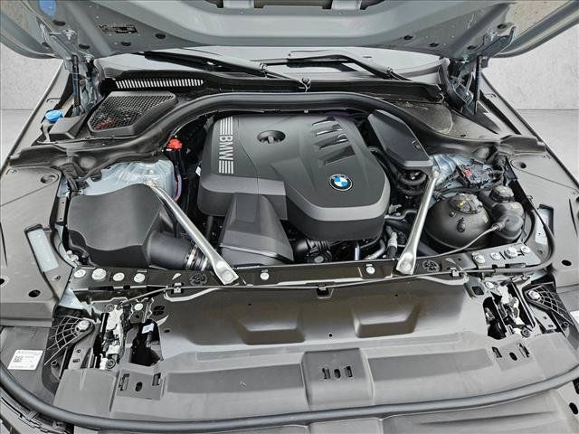 Used 2027 BMW 530i w/ M Sport Package RWD image 17