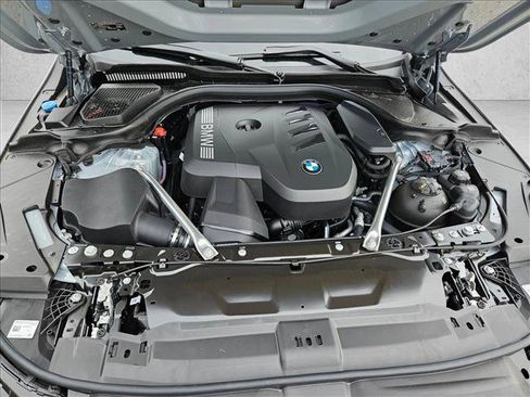 Used 2027 BMW 530i w/ M Sport Package RWD image 17