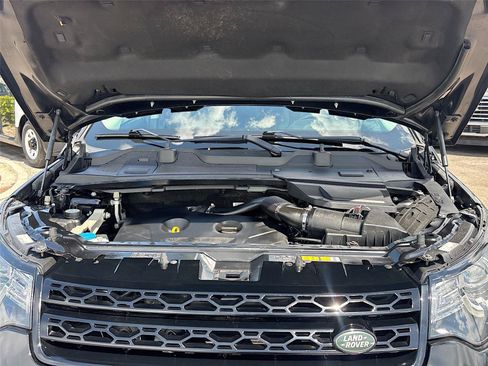 Used 2016 Land Rover Discovery Sport HSE AWD/4WD image 28