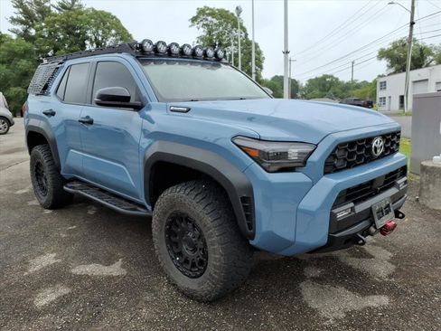 Used 2025 Toyota 4Runner TRD Off-Road AWD/4WD image 2