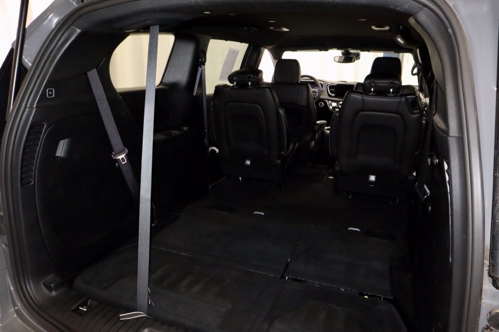 Used 2025 Chrysler Pacifica Select FWD image 13