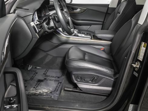 Used 2022 Audi Q8 Premium AWD/4WD image 25
