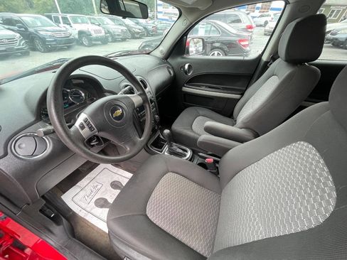 Used 2011 Chevrolet HHR LT image 12