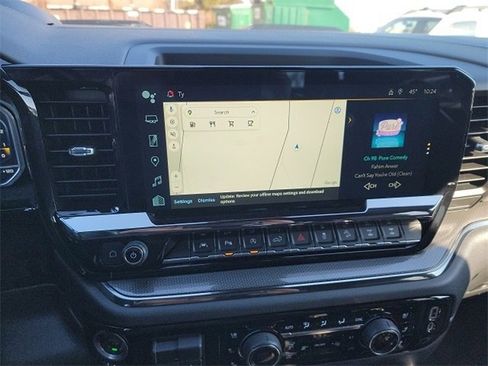 Used 2022 Chevrolet Silverado 1500 ZR2 w/ Technology Package image 13