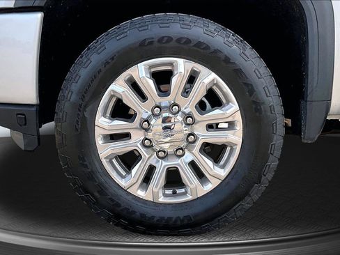 Used 2022 GMC Sierra 2500 Denali AWD/4WD image 11