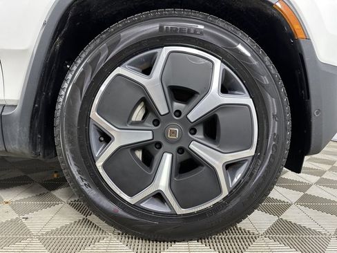 Used 2024 Rivian R1S Adventure image 9