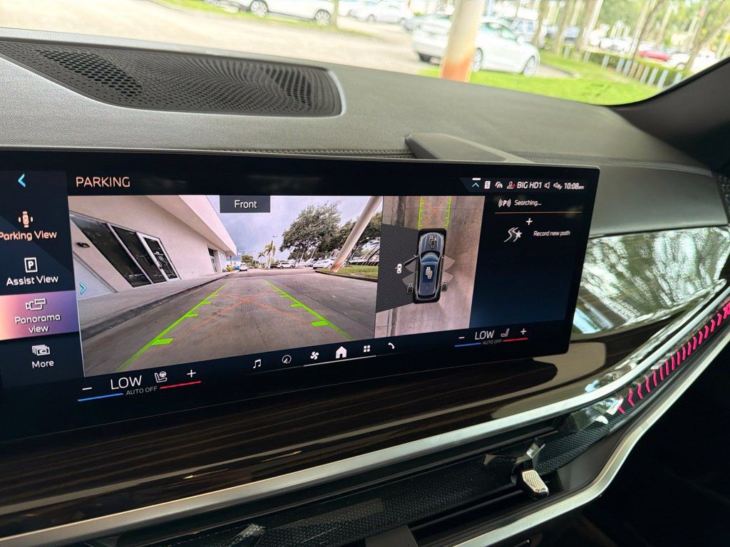 Used 2026 BMW X5 sDrive40i w/ M Sport Package RWD image 8