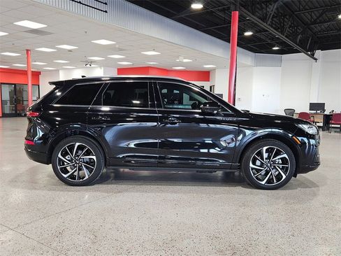 Used 2024 Lincoln Corsair Grand Touring w/ Equipment Group 301A image 3