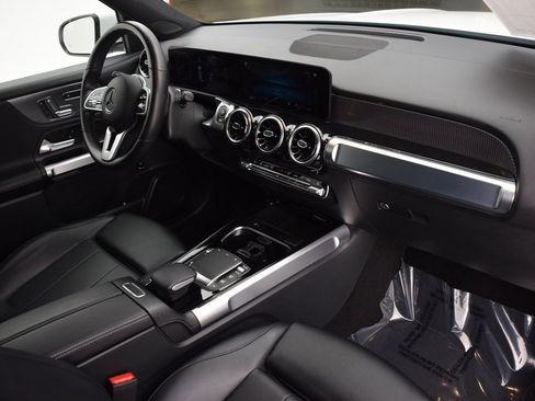Certified 2022 Mercedes-Benz GLB 250 4MATIC image 14